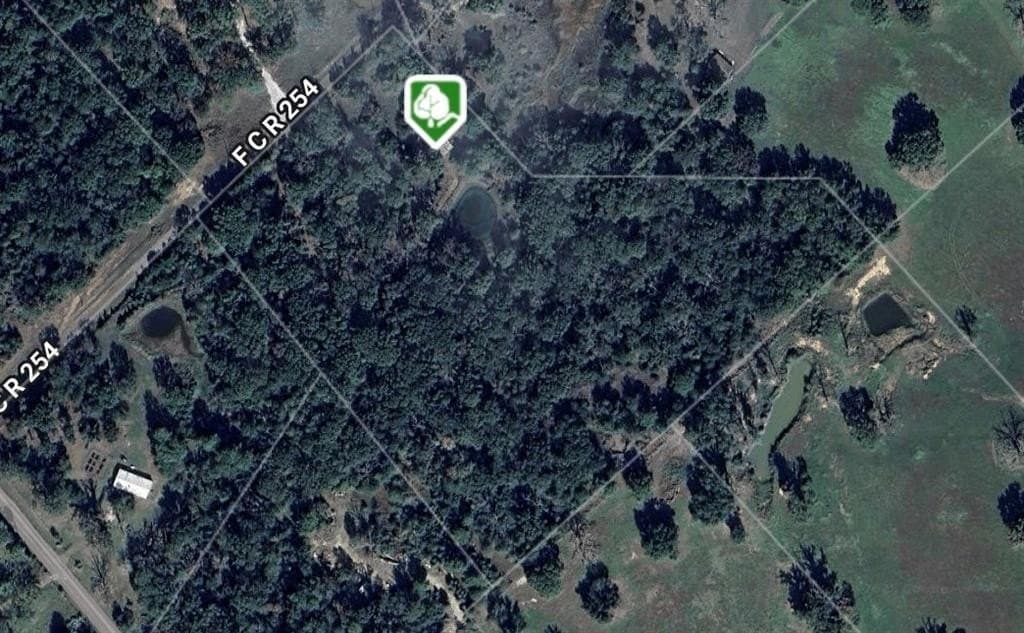 11.47 acres in Freestone County