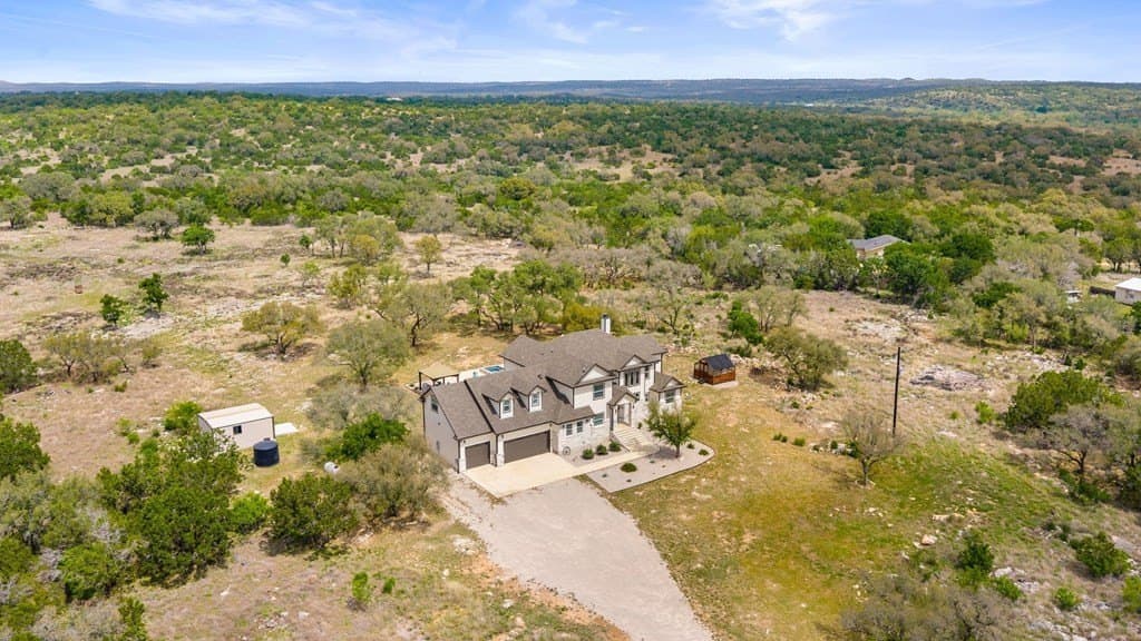 10 acres in Blanco County gallery image 2