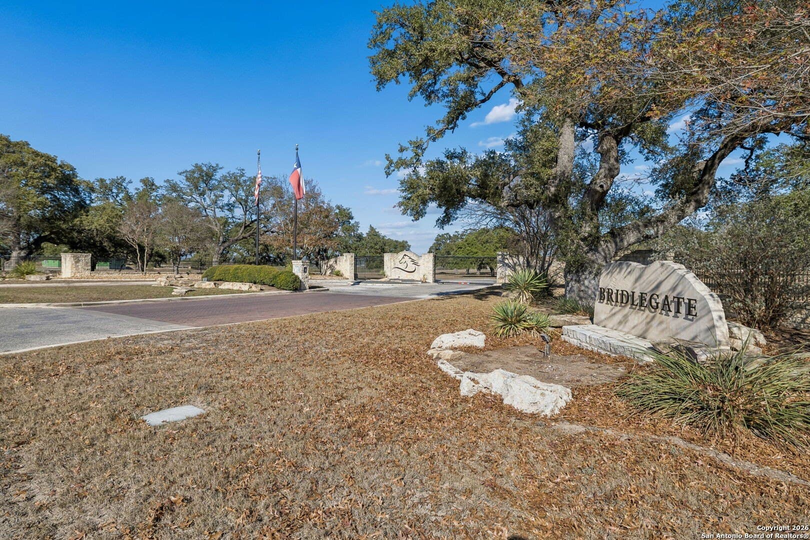 2.4 acres in Bandera County gallery image 4