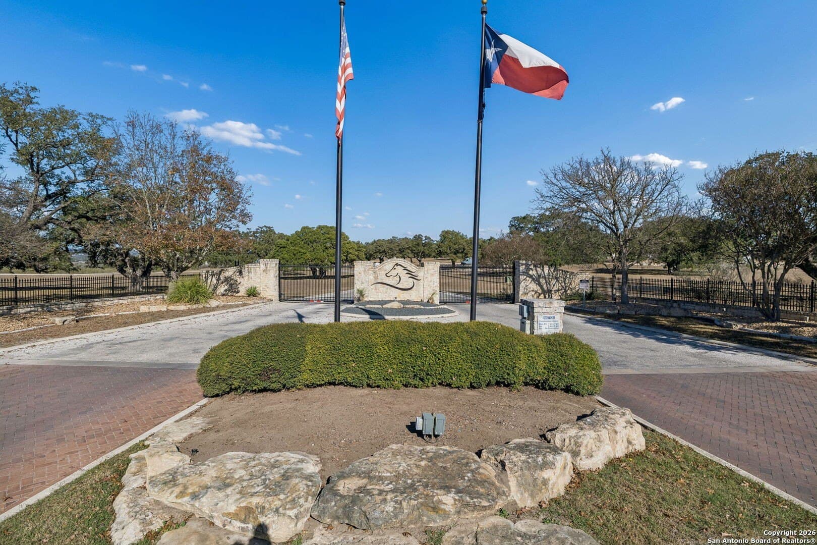2.4 acres in Bandera County gallery image 3