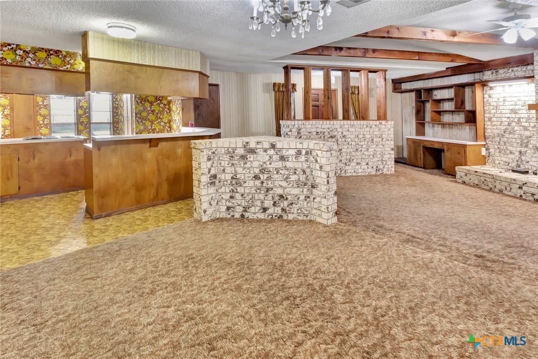 10.42 acres in Lavaca County gallery image 3