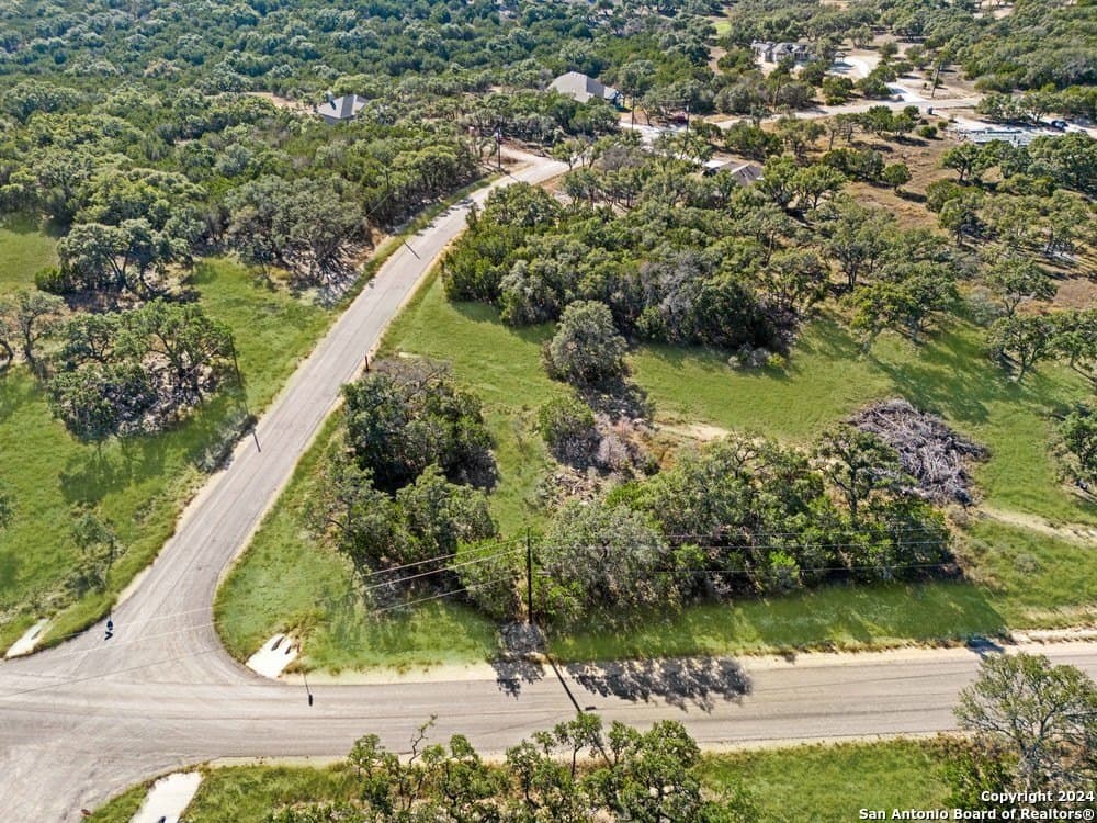 1.39 acres in Comal County gallery image 3