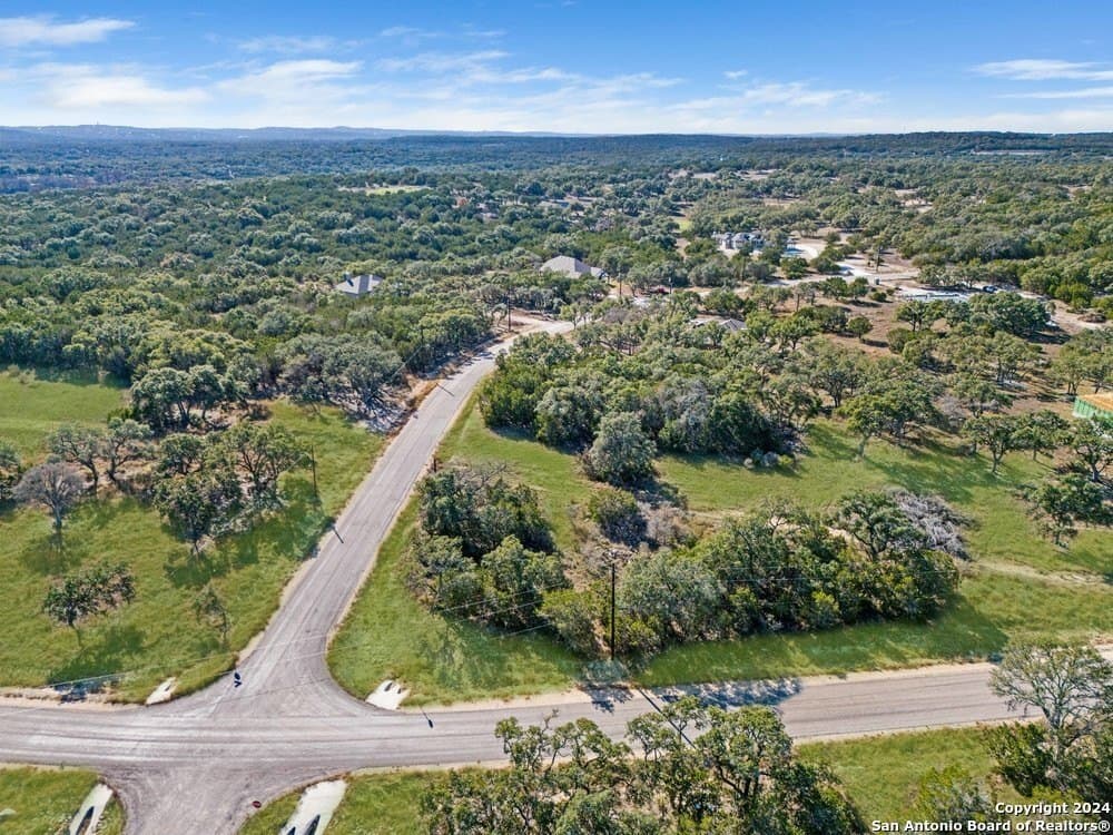 1.39 acres in Comal County gallery image 2