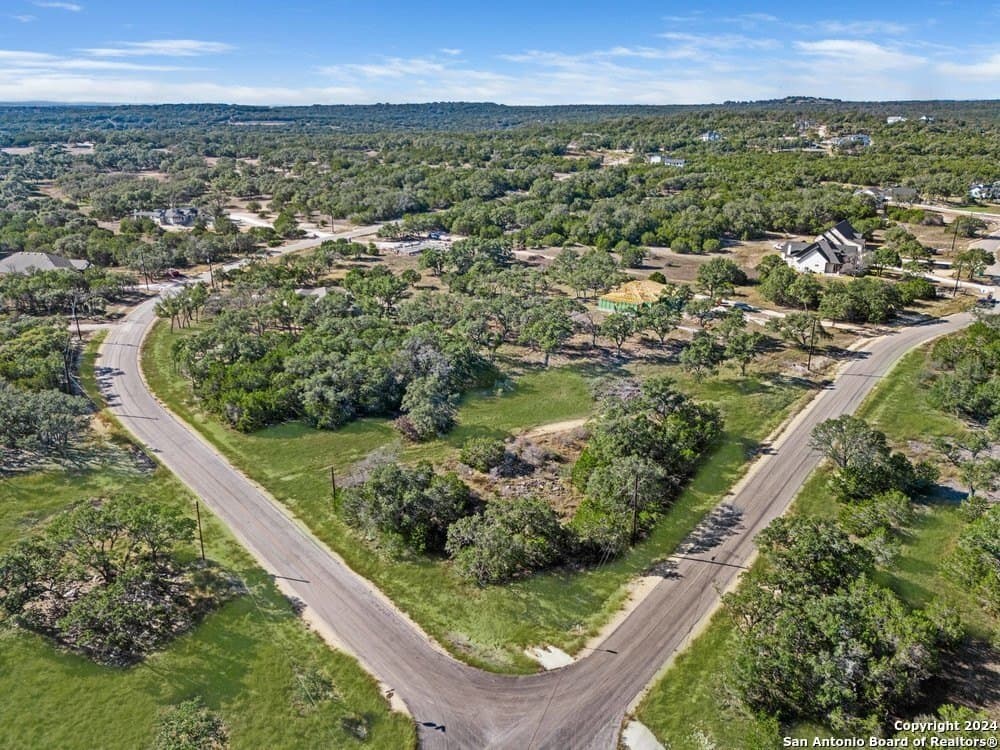 1.39 acres in Comal County gallery image 4