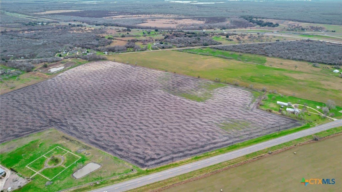 32.9 acres in Victoria County gallery image 4