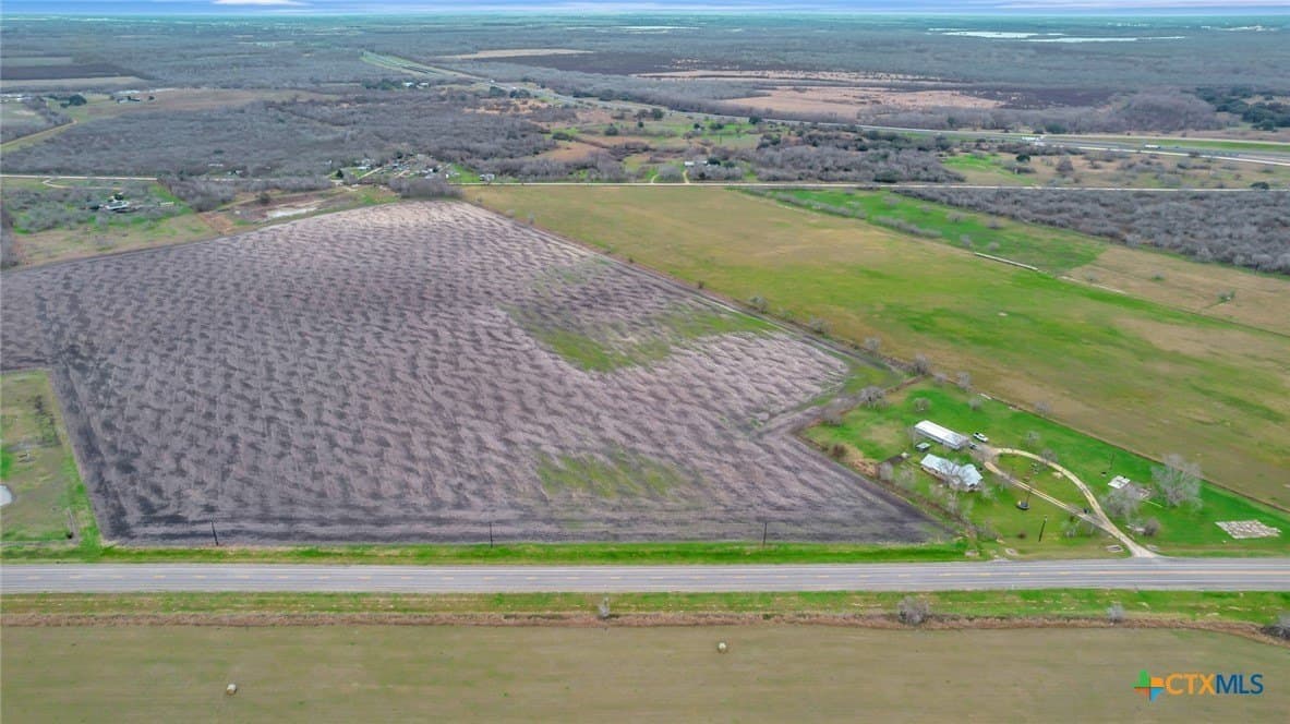 32.9 acres in Victoria County gallery image 3