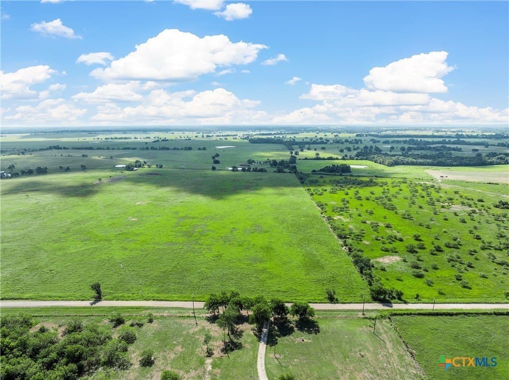 7.5 acres in Milam County