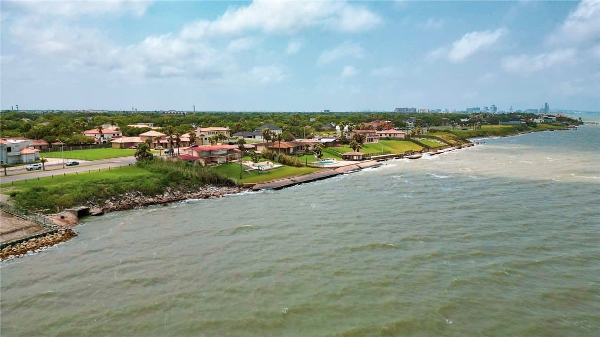 0.38 acres in Nueces County - photo 12