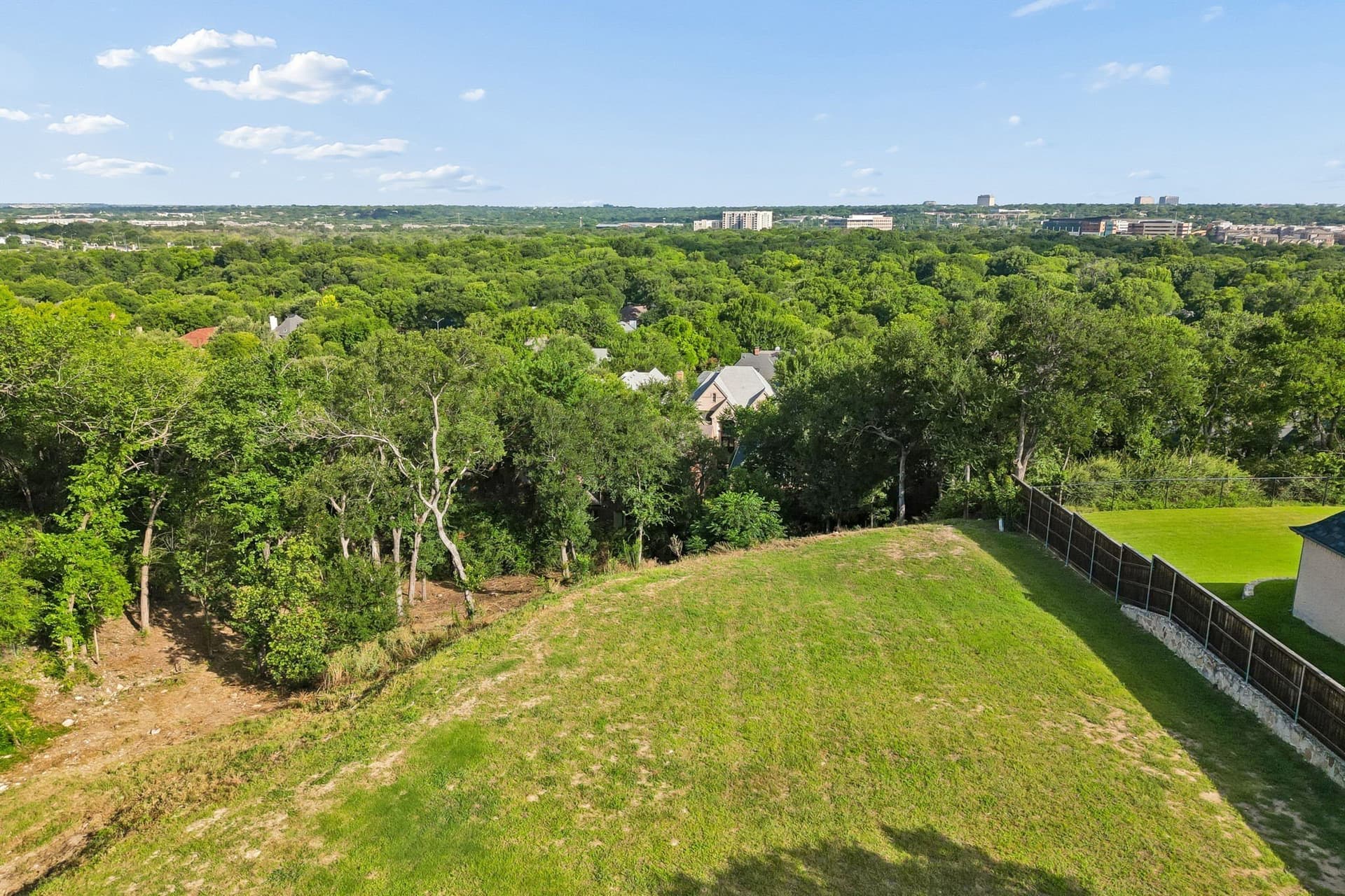 1.04 acres in Tarrant County gallery image 3