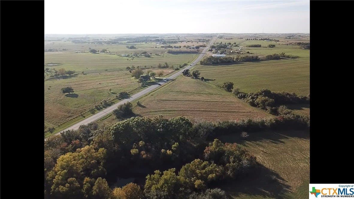 4.89 acres in Lavaca County gallery image 3