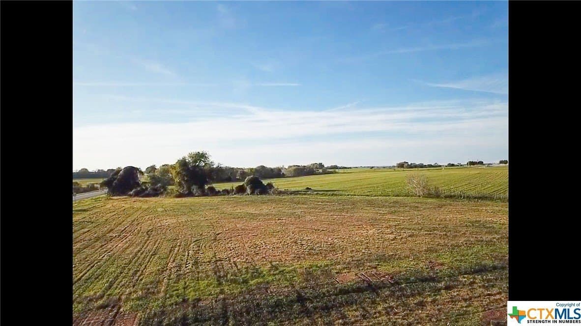 4.89 acres in Lavaca County gallery image 4