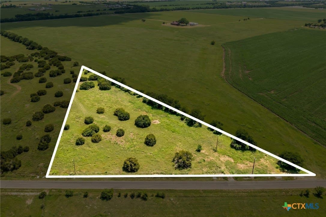 3.12 acres in Williamson County gallery image 2