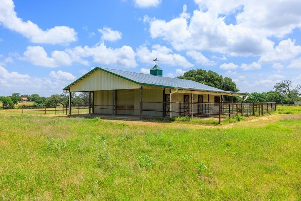 39.82 acres in Gillespie County - photo 24