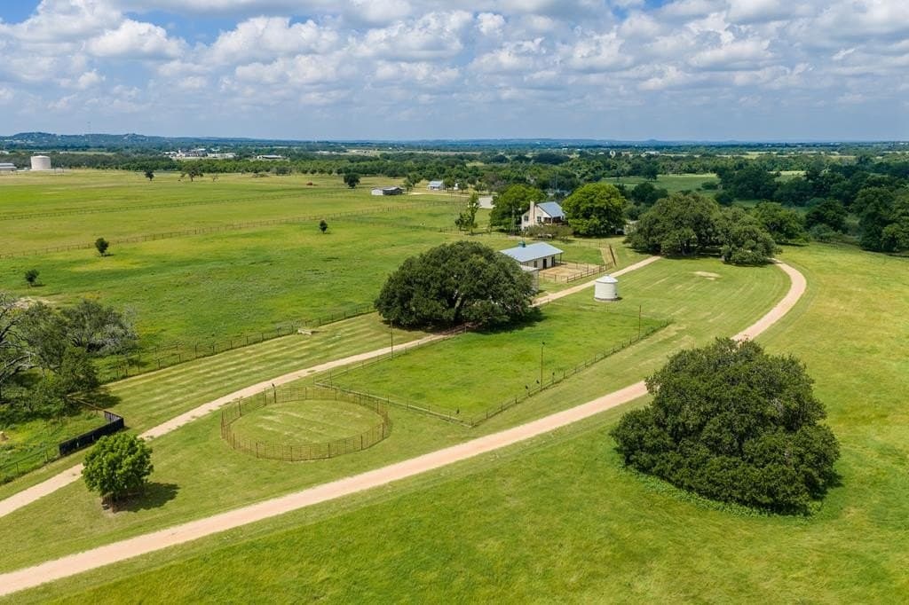39.82 acres in Gillespie County - photo 6
