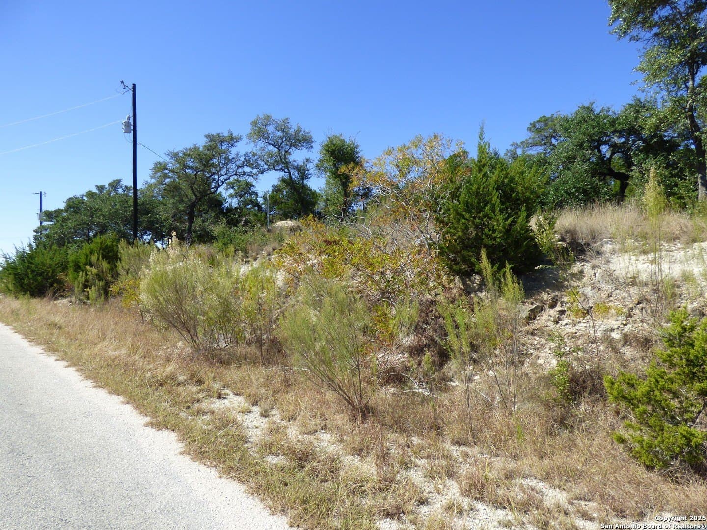 0.5 acres in Comal County - photo 9