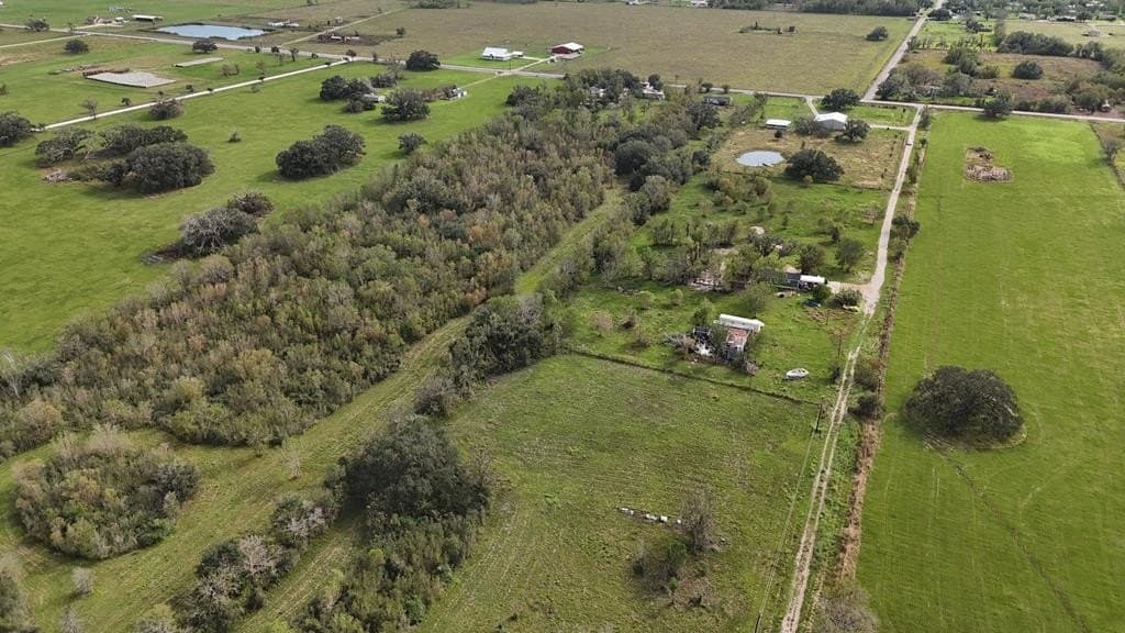 26.65 acres in Angleton County gallery image 3