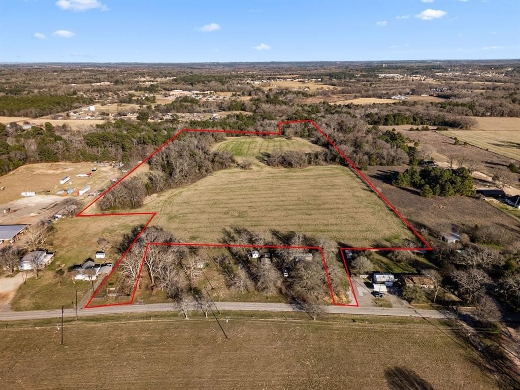 13.84 acres in Smith County