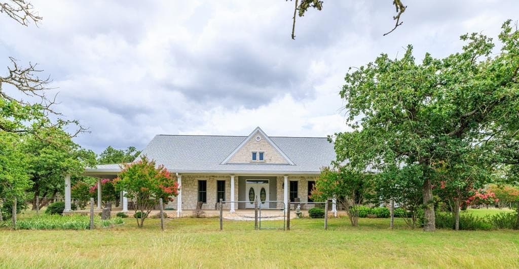 30 acres in Gillespie County