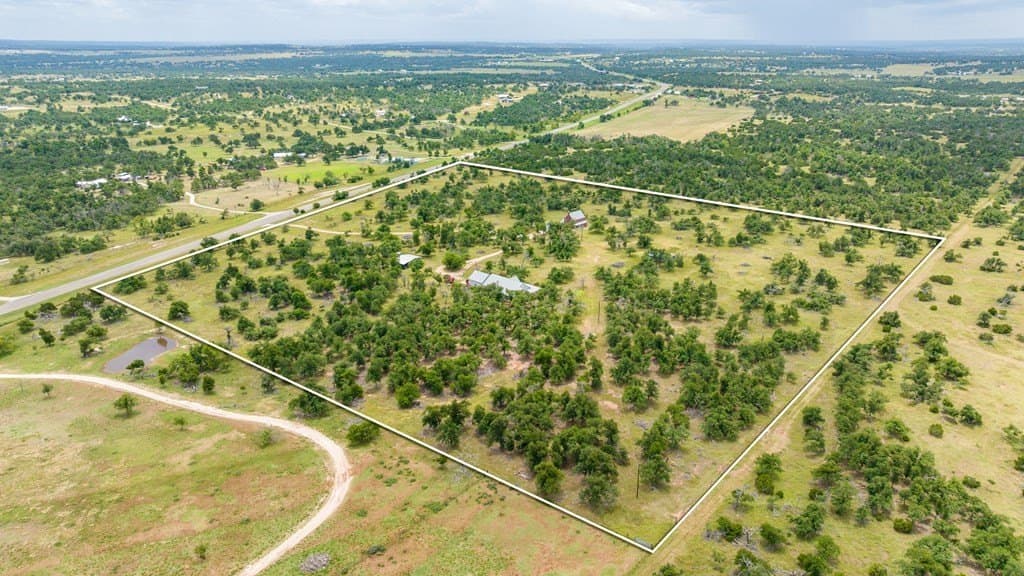 30 acres in Gillespie County - photo 2