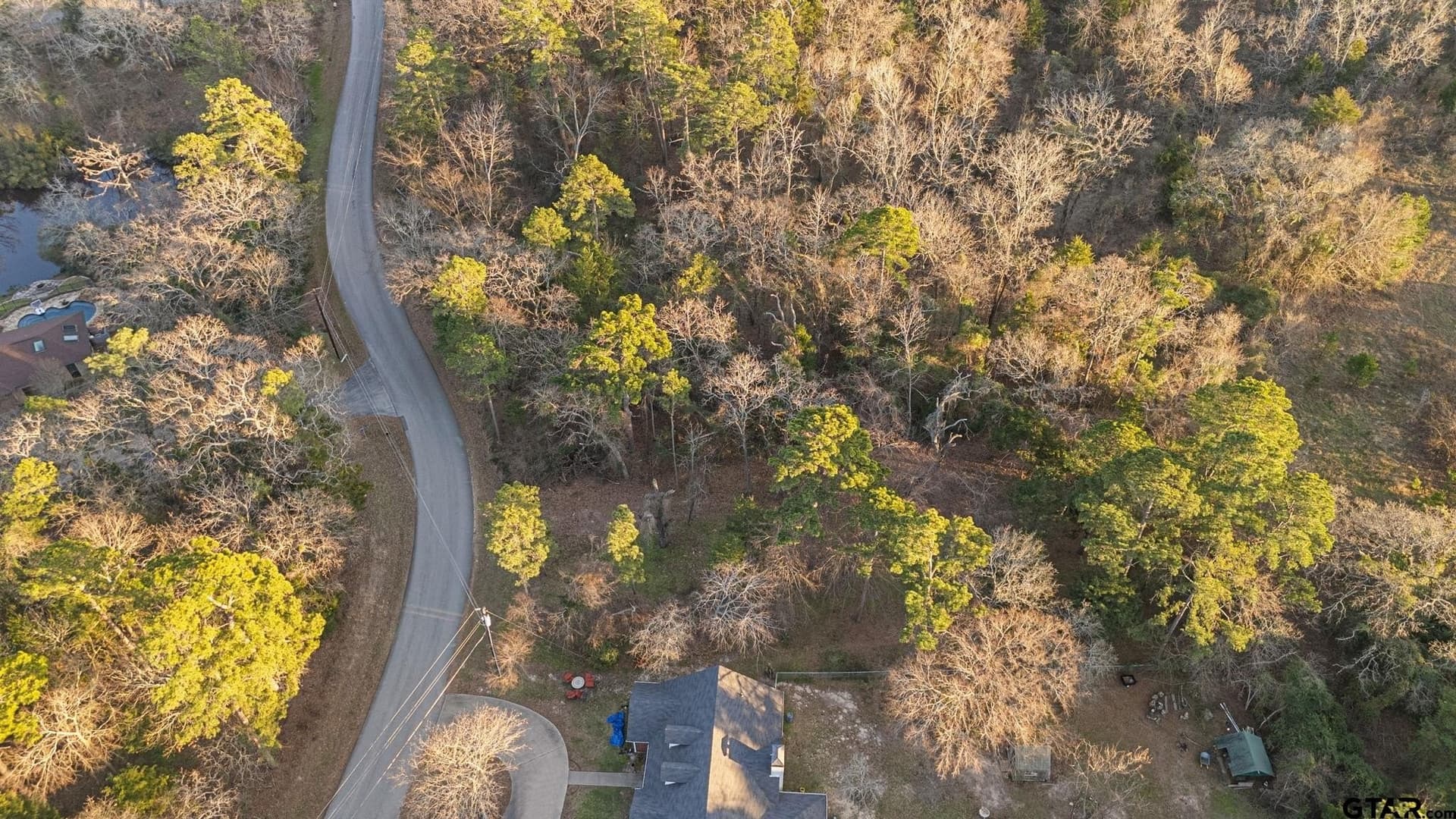 0.37 acres in Smith County gallery image 4