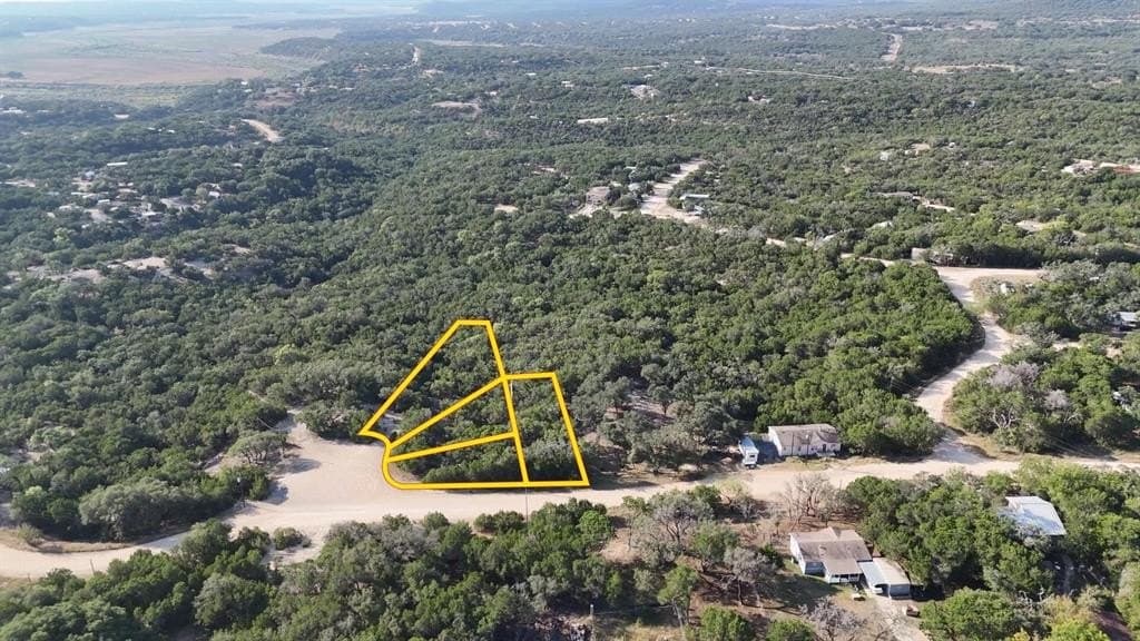 0.9 acres in Bandera County