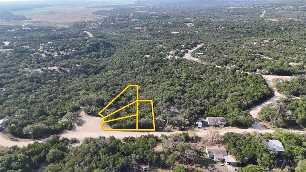 0.9 acres in Bandera County gallery image 2