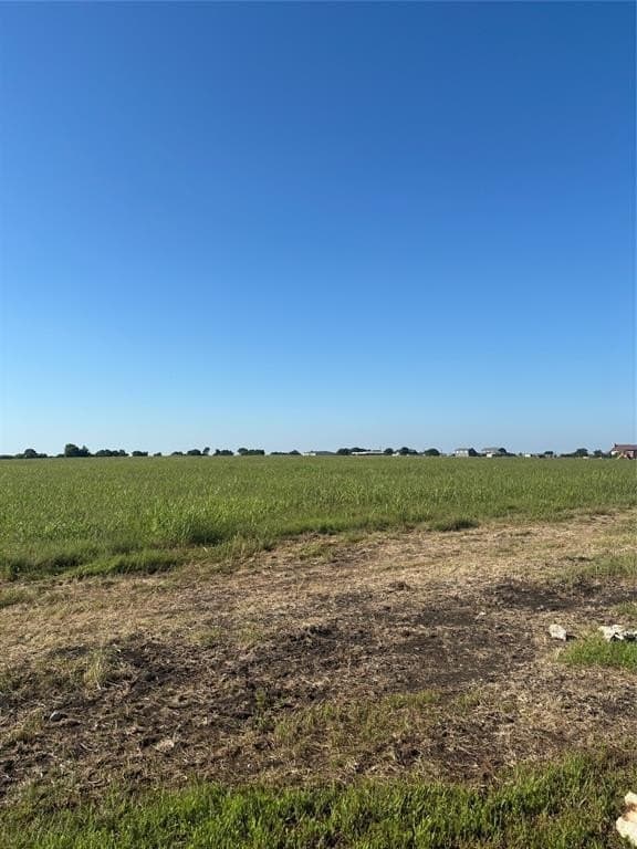 1.5 acres in Ellis County gallery image 2