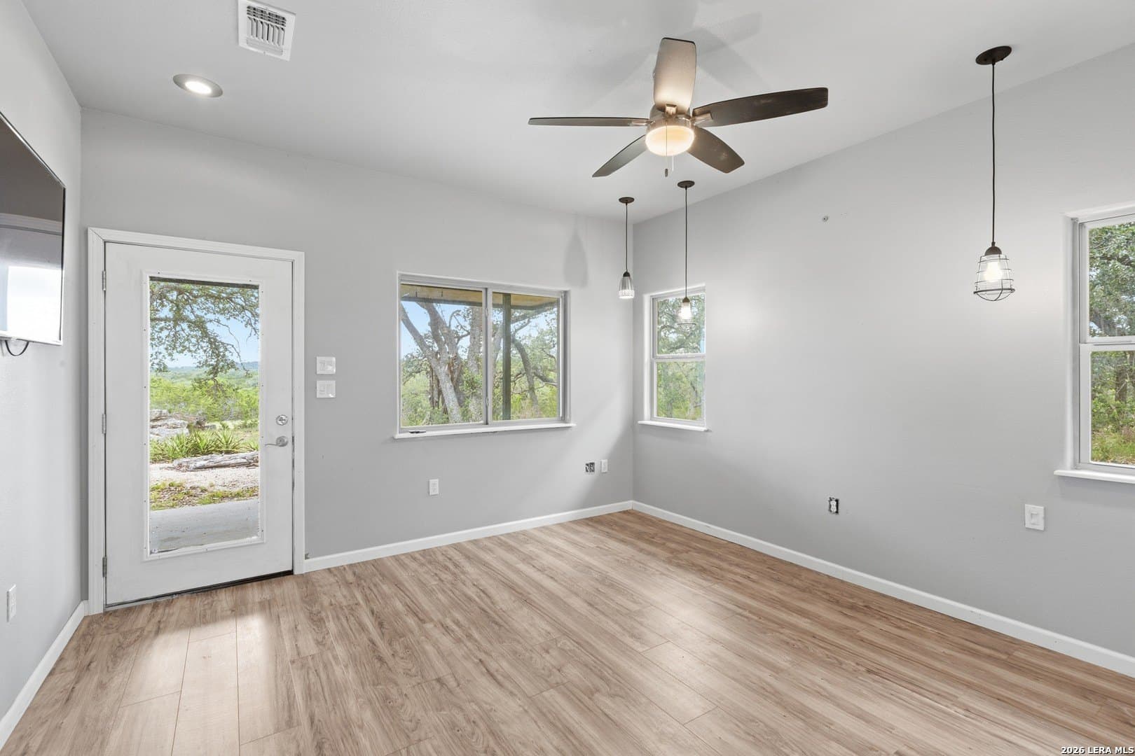 32 acres in Comal County - photo 10