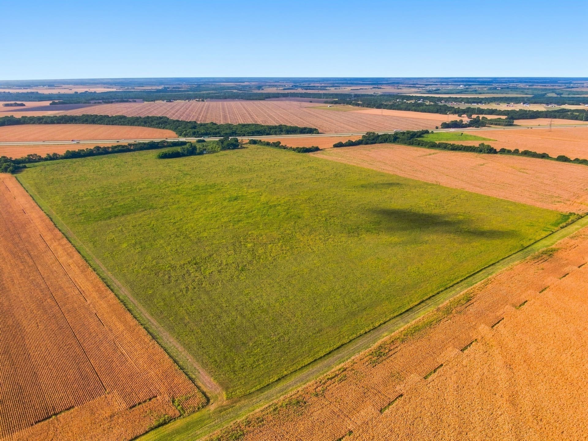 101.85 acres in Ellis County - photo 2