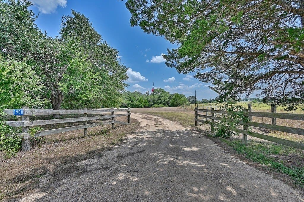 10.48 acres in Fayette County gallery image 4