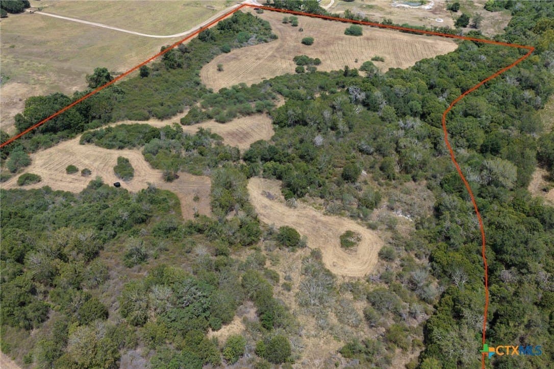 19.63 acres in Lavaca County - photo 6