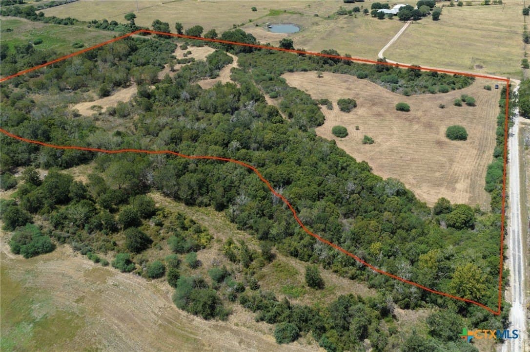 19.63 acres in Lavaca County - photo 7