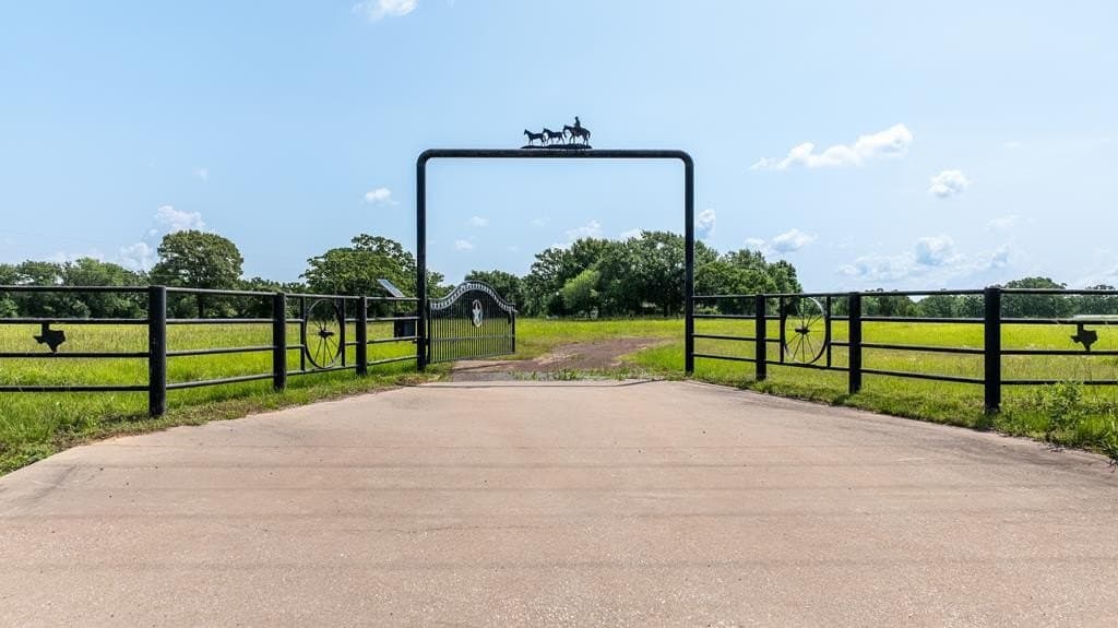 32.48 acres in ANDERSON County - photo 2
