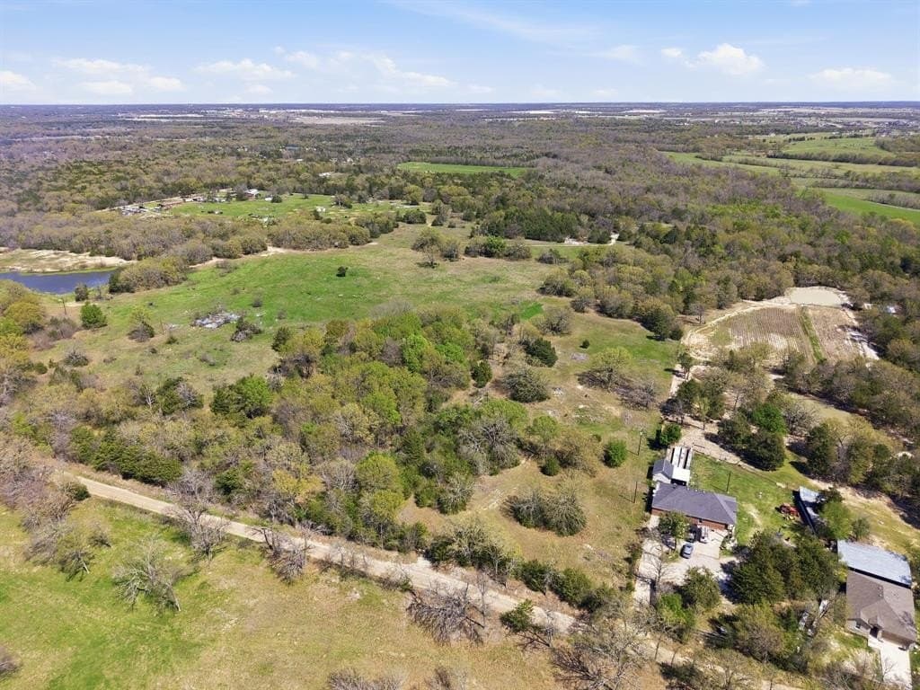 5.92 acres in Kaufman County