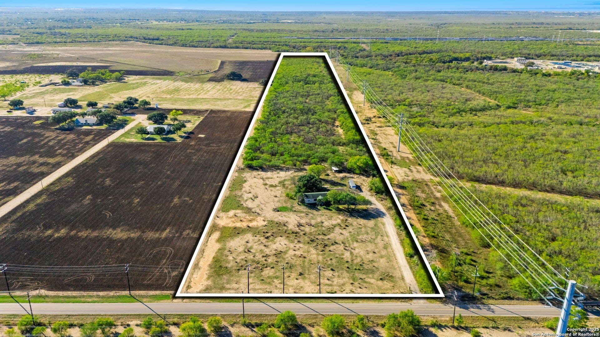24.98 acres in Bexar County gallery image 3