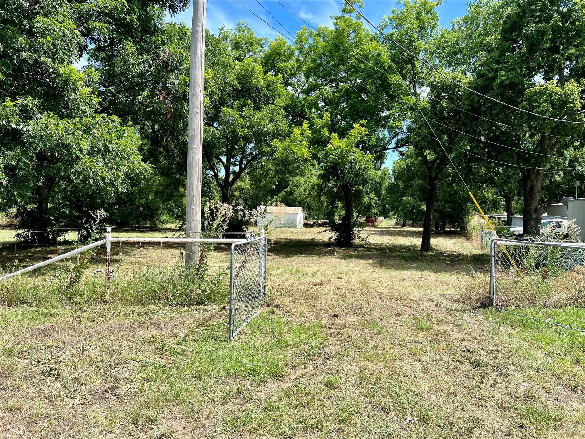 1 acres in Montague County - photo 6