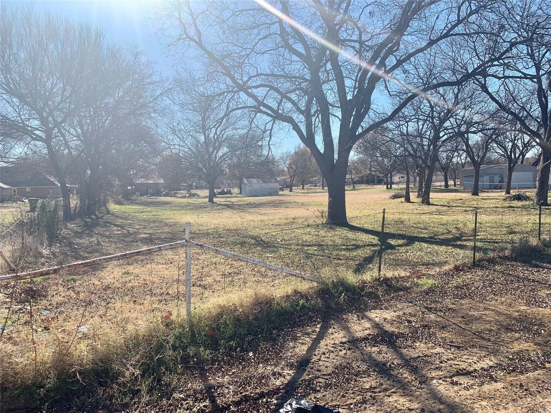 1 acres in Montague County - photo 3