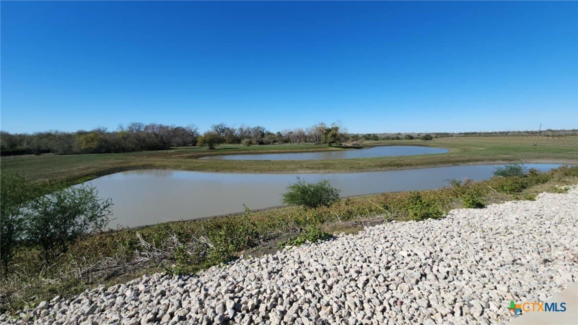 343.24 acres in Victoria County - photo 8