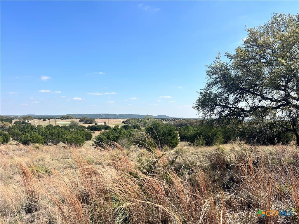 10.01 acres in Lampasas County