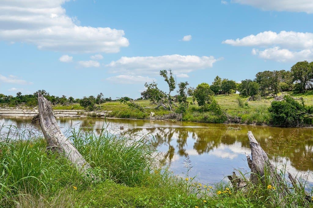 1.98 acres in Kerr County - photo 8