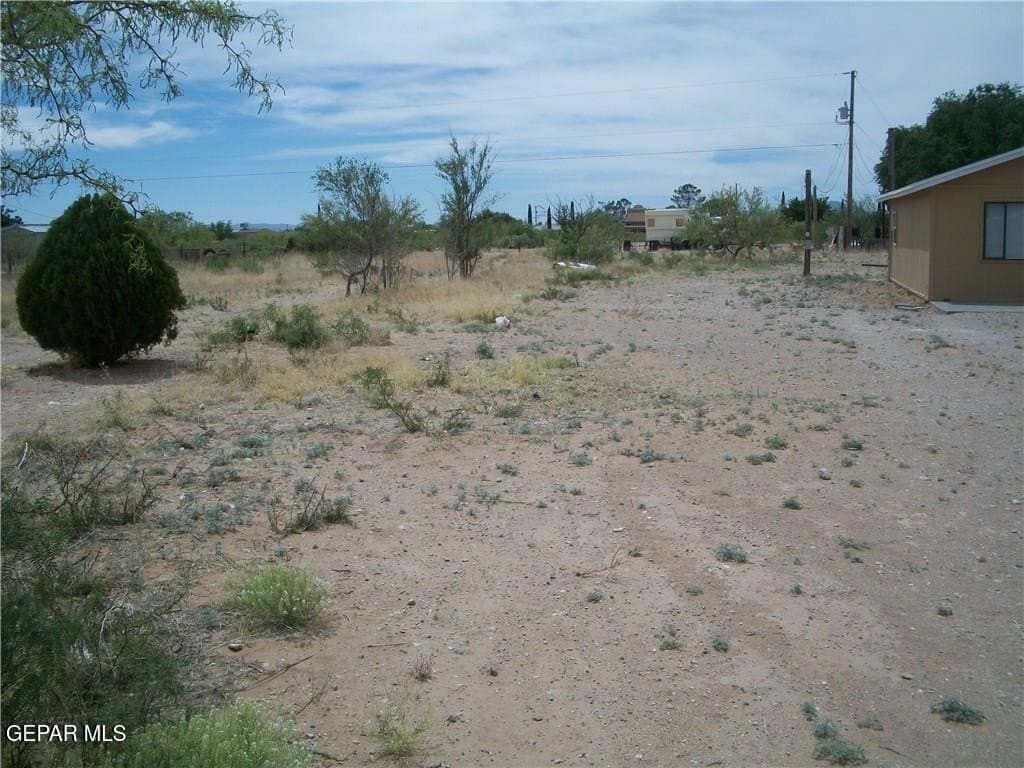 0.64 acres in El Paso County gallery image 3