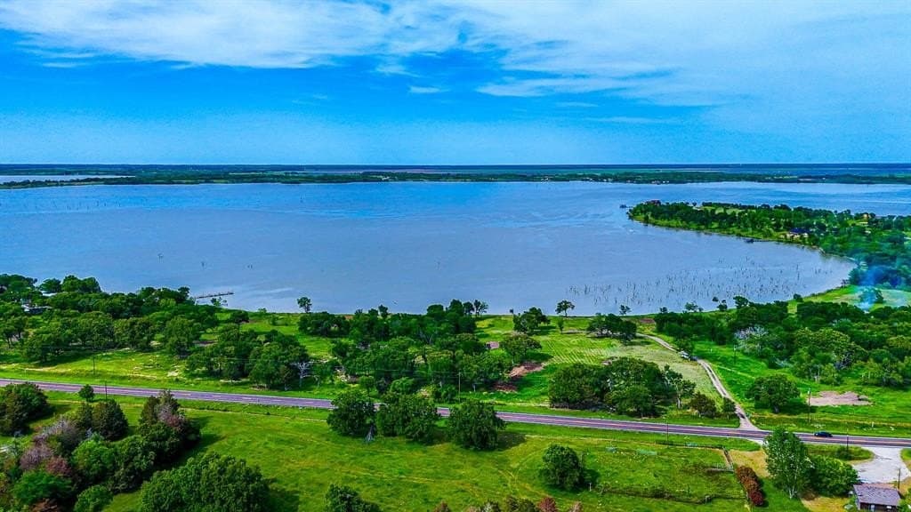 1.01 acres in Navarro County