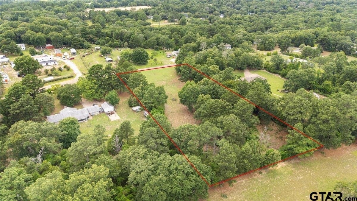 2.36 acres in Smith County gallery image 3