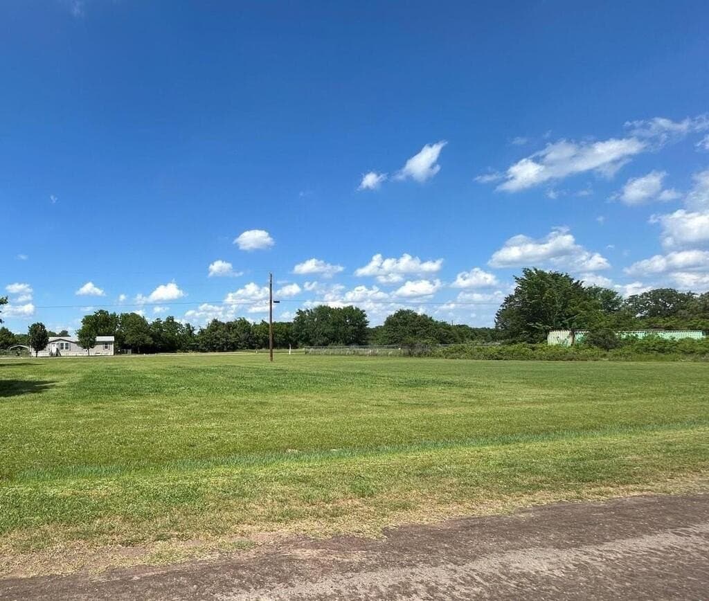 0.5 acres in Henderson County