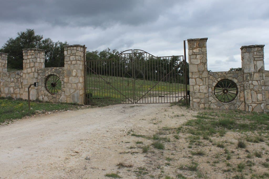 100 acres in Edwards County - photo 2