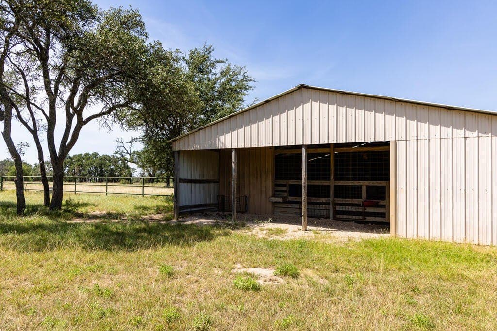 20.01 acres in Gillespie County - photo 32