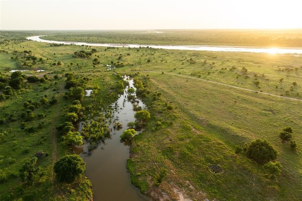 278 acres in Wichita County