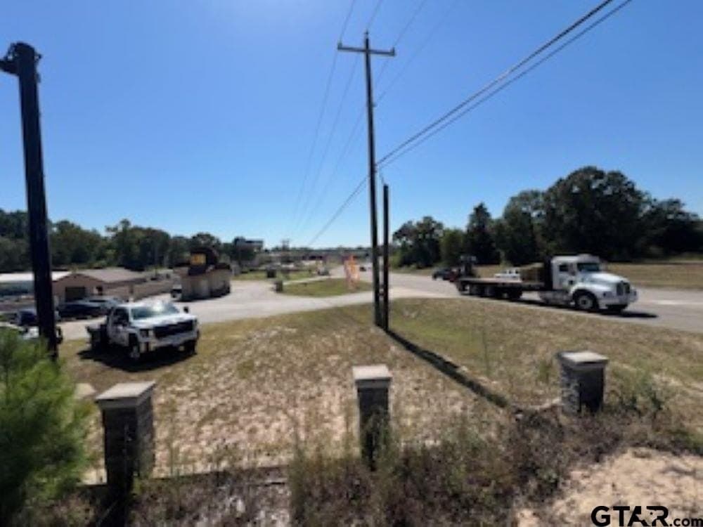 10.53 acres in Smith County - photo 11
