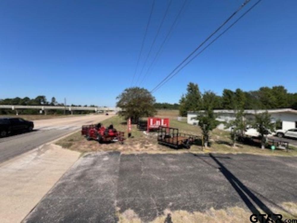 10.53 acres in Smith County - photo 39