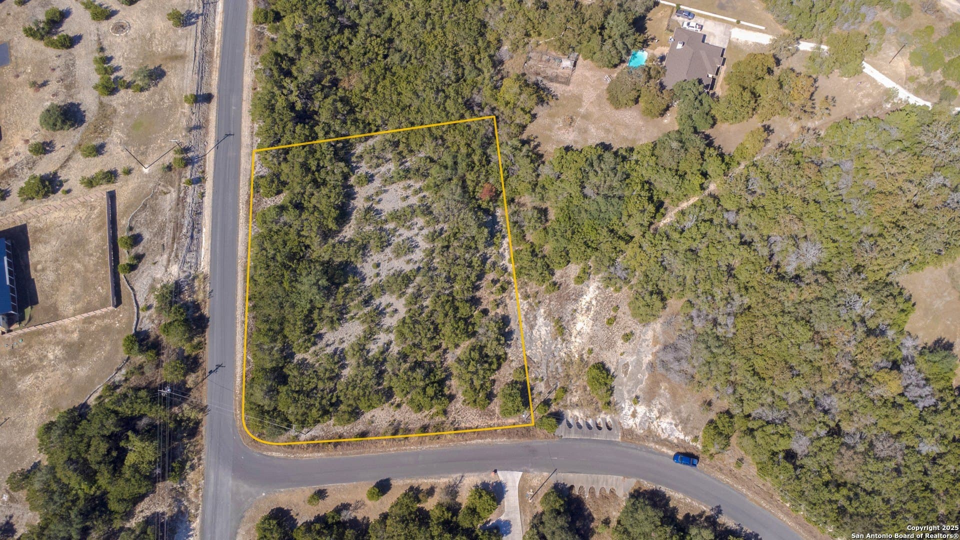 1.21 acres in Comal County gallery image 3